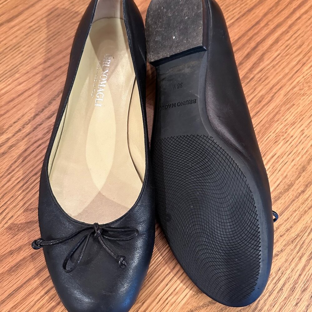 Bruno Magli Bow Flats - Picture 4 of 5